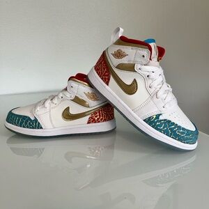 Jordan 1 Mid Sneaker NC to Chi